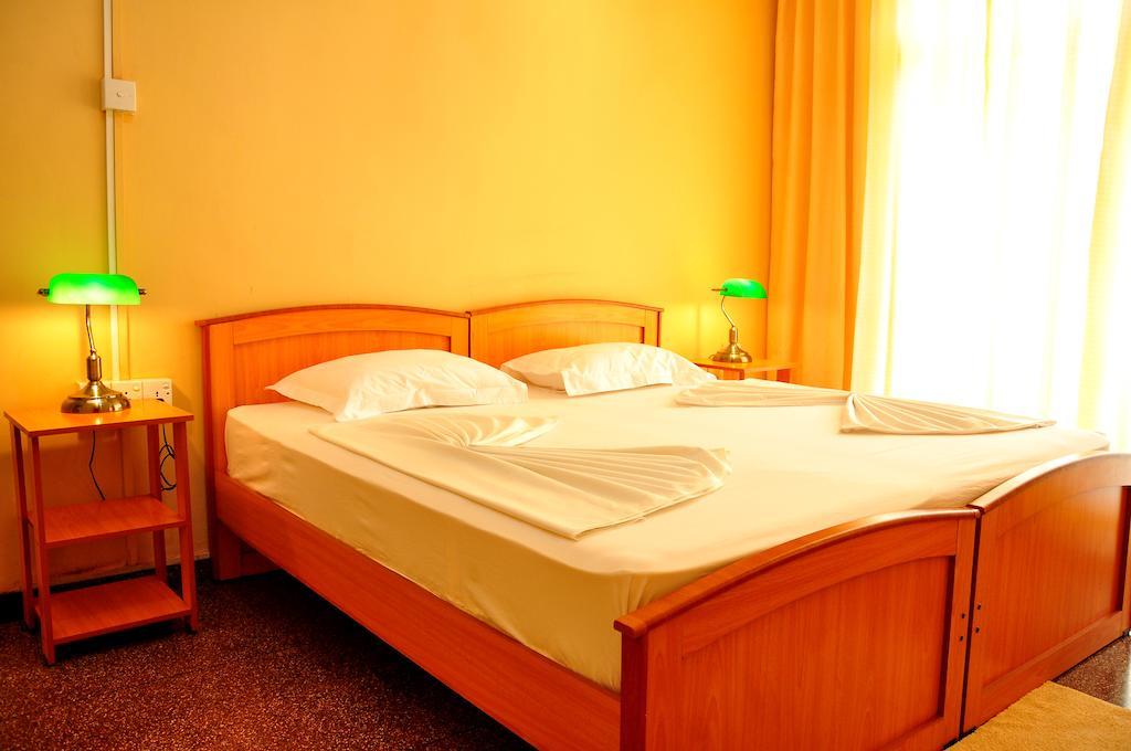 Hotel Melbourne Tourist Rest Anuradhápura Pokoj fotografie