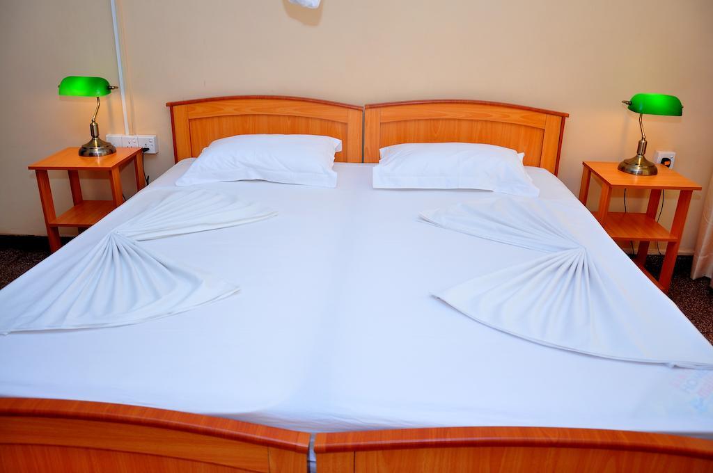 Hotel Melbourne Tourist Rest Anuradhápura Pokoj fotografie